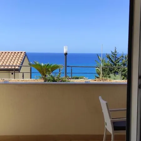 Lucia's Garden Lejlighed *