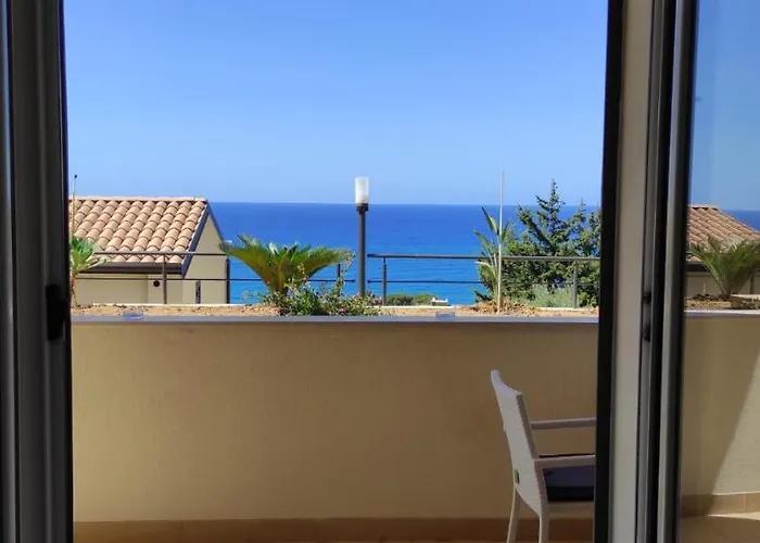 Lucia's Garden Διαμέρισμα *